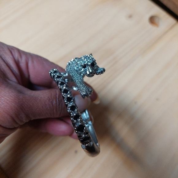 Vintage* Crystal and Black Enamel Leopard Wrap-around Bracelet - Picture 2 of 6